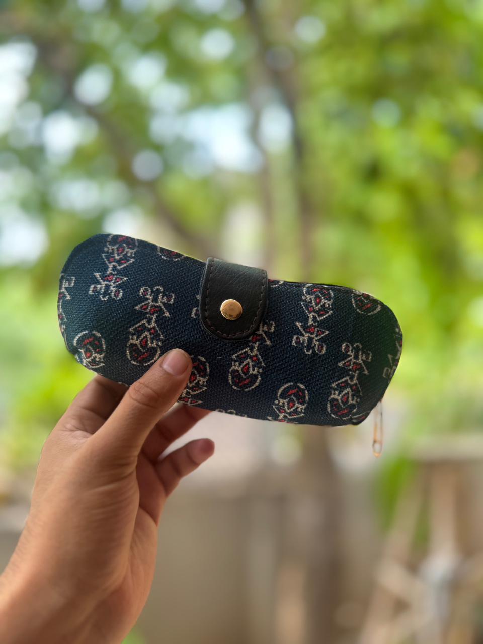 Trendy Sunglasses cover for men and women
